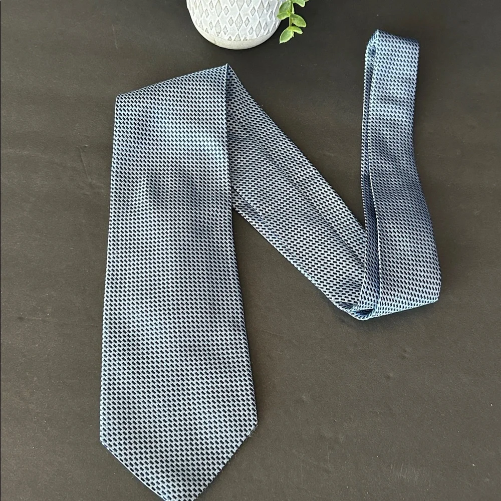 Elegant Escada Blue Men's Tie
